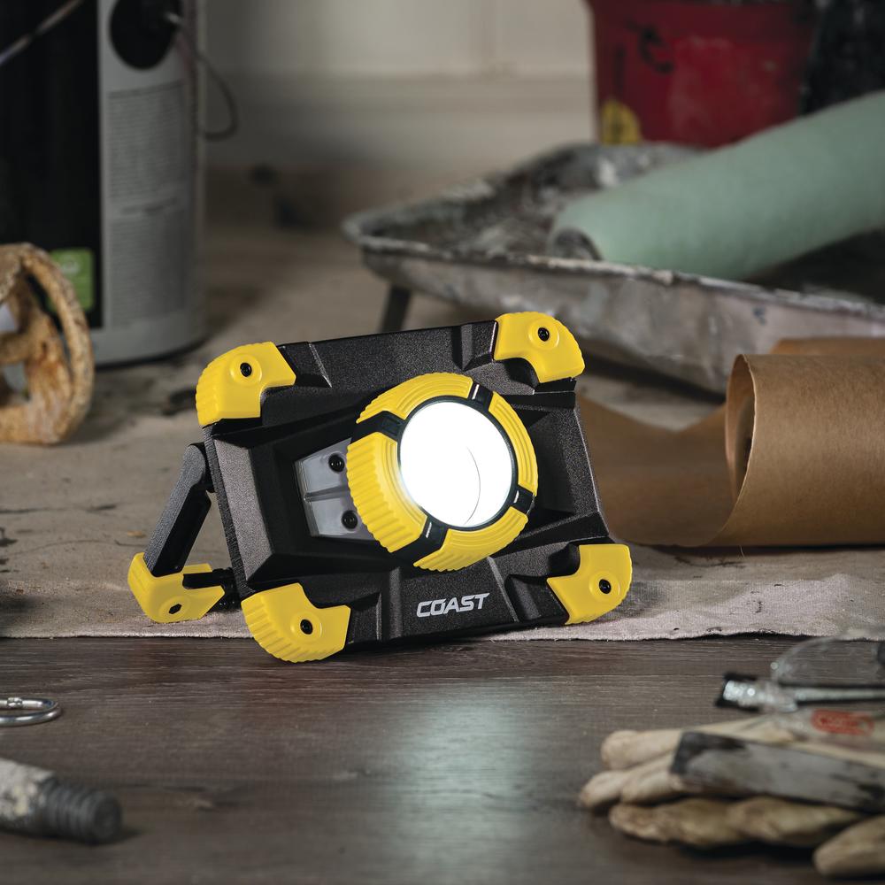 COAST® 1290 Lumen Rechargeable Dual-Power Portable Work Light